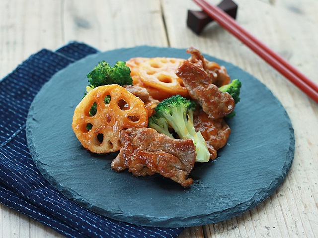 豚肉と蓮根の酢豚 お酢のある生活 黒酢 レシピ ヤマエ食品工業株式会社