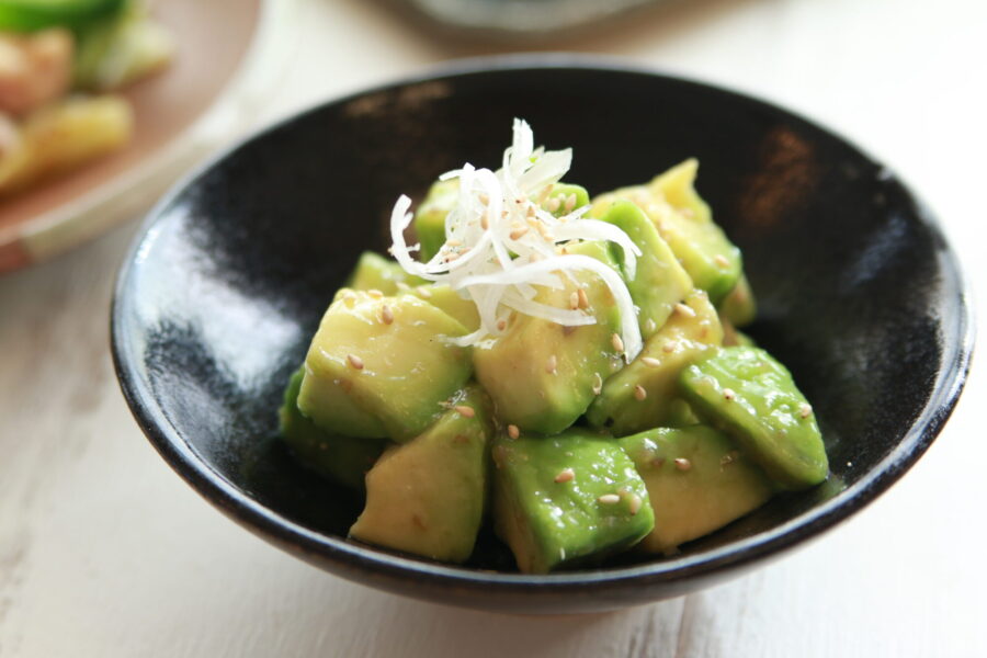 炭火焼だれ × アボカドで♪　和えるだけおつまみのイメージ